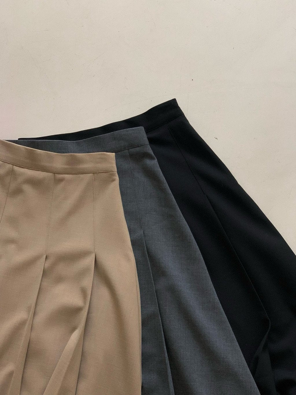 Wool Pleats Midi Skirt